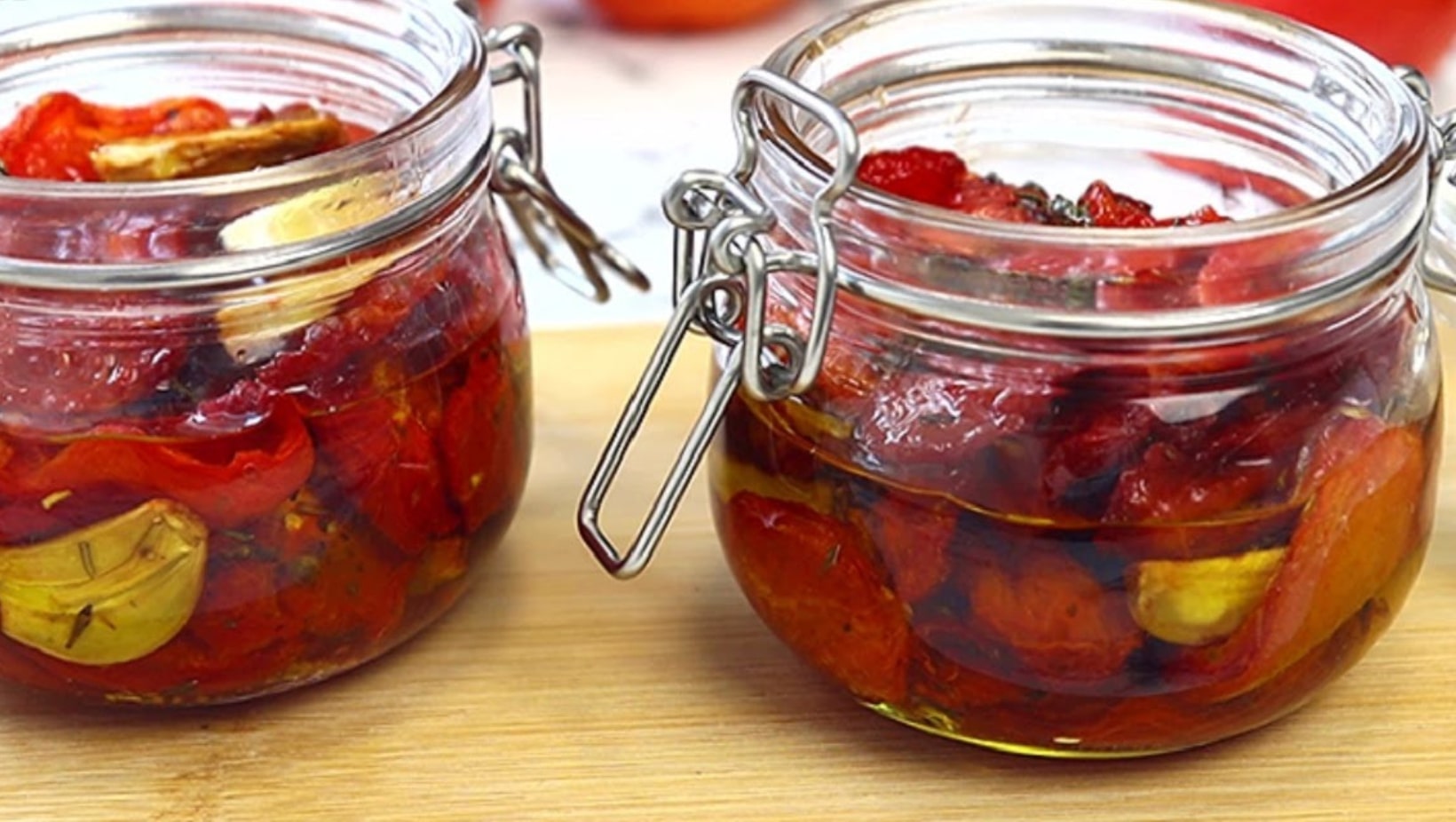 Design sans titre 2023 07 18T004101.791 Tomates Datterini à l’huile : la recette d’une confiture simple et délicieuse