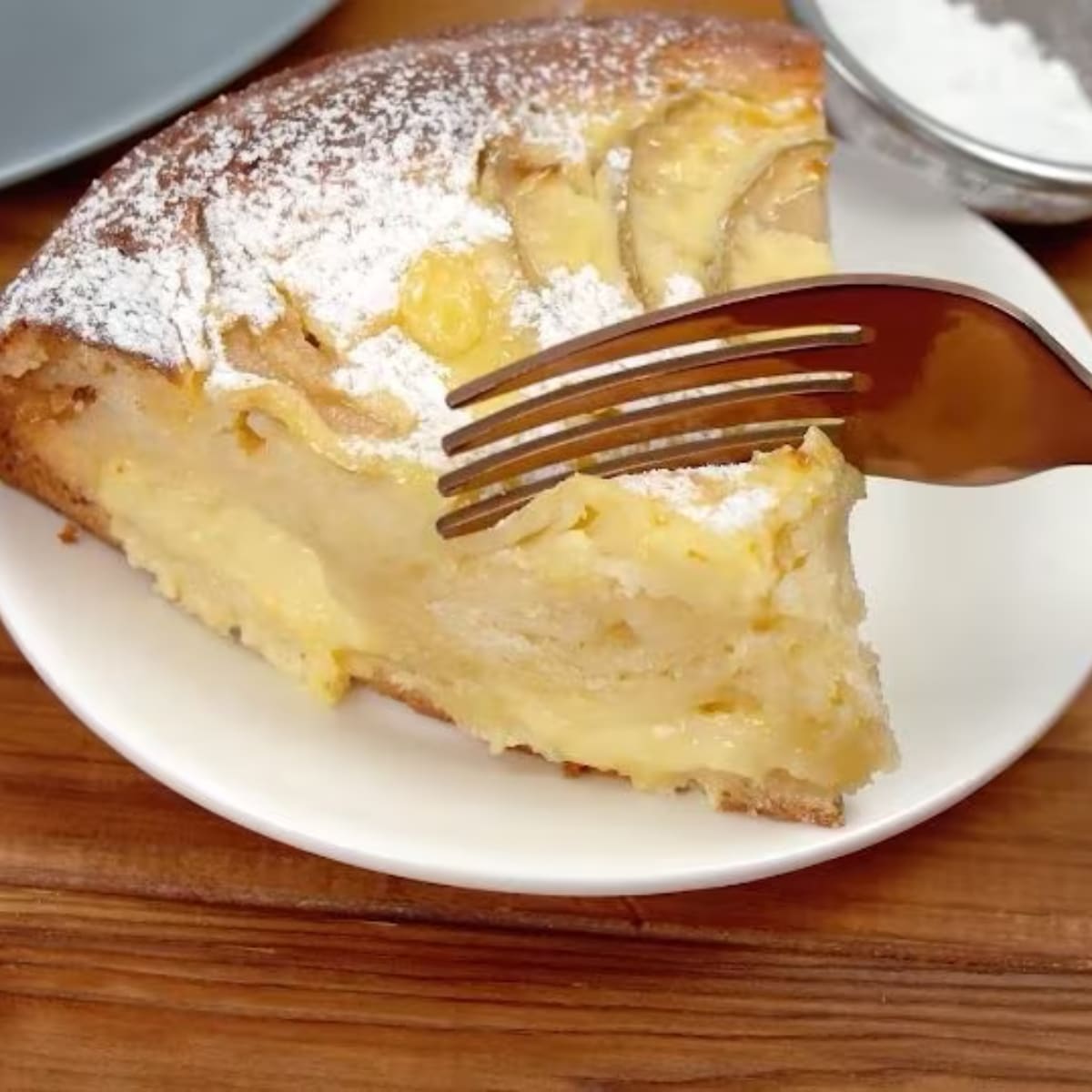 Comment préparer rapidement un délicieux gâteau moelleux aux pommes et à la crème vanille !